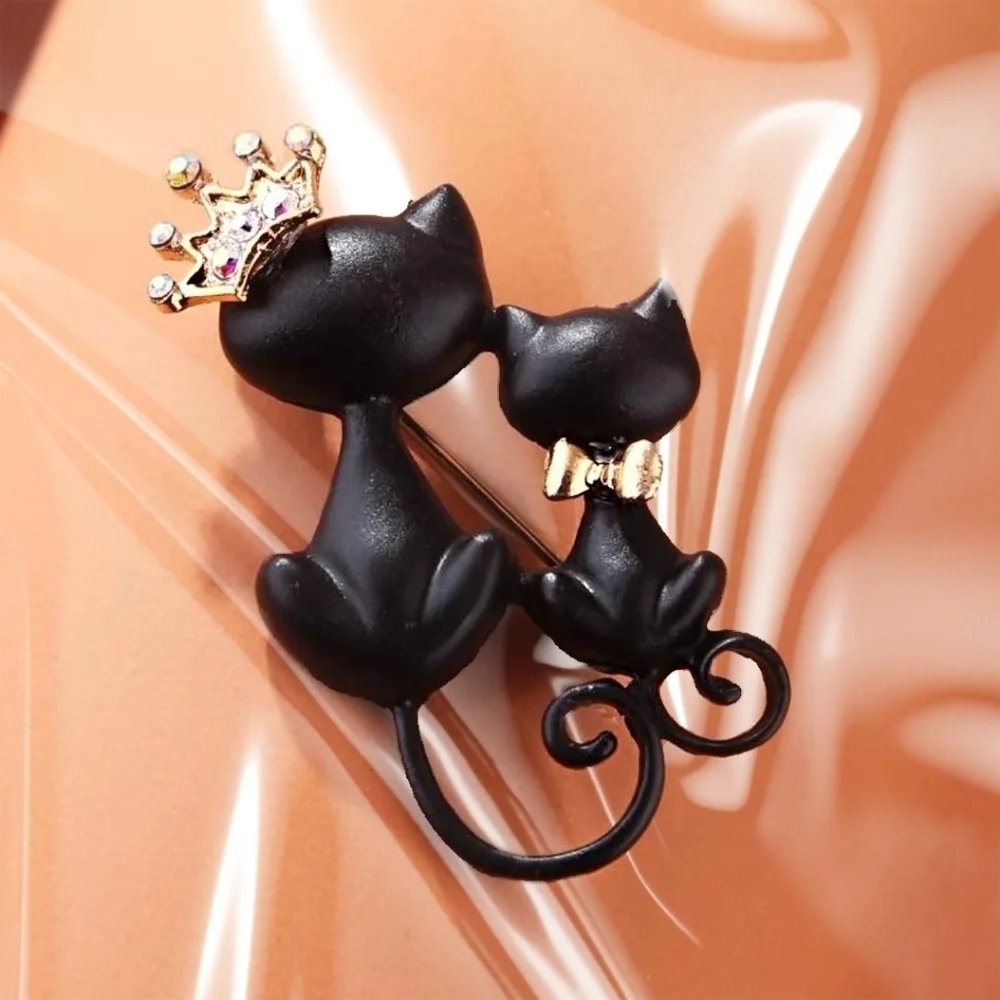 A Gothic Universe celebrate feline